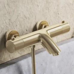 Afbeelding 2 Saniclear Brass Stripes thermostatische opbouw badkraan met handdouche geborsteld messing - mat goud